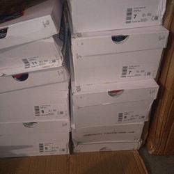 Brand New Nike Mind Size 7,8,9,,11 Left 