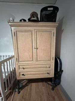 Wardrobe dresser 