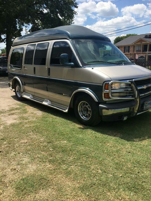 1998 CHEVY REGENCY CONVERSION HIGH TOP VAN for Sale in Houston, TX