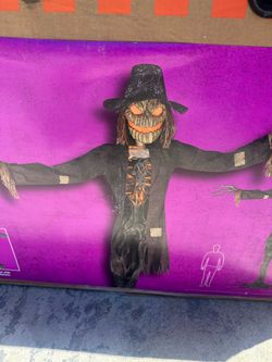 Halloween prop gruesome grounds 15 foot tall