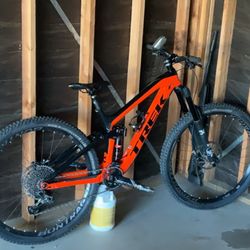 TREK FULL SUSPENSION MOUNTAIN BYKE-Excellent  Conditions!! 