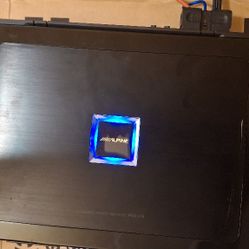 Alpine PDX-F4 Amp 
