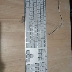 Apple USB Wired Keyboard With Numeric Keypad - Model A1243