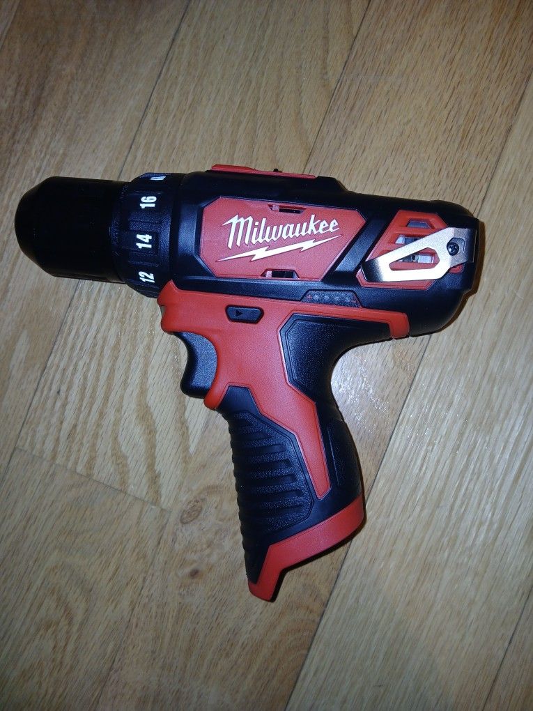 Milwaukee drill driver 12v cordless tool only $75