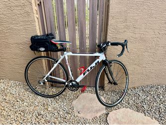 Fuji Cross Comp Road/Hybrid Bike – Upgraded – Ready to Ride