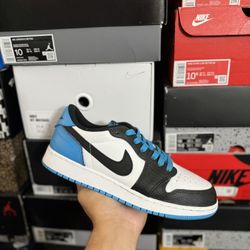 Jordan 1 Low Powder Blue size 7Y VNDS 