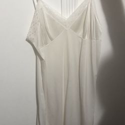 Vanity Fair White Lace Chemise | Elegant Sleepwear | Women’s Size 40 S