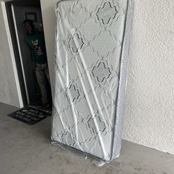   Mattresses: twin, full , queen regular ,  Colchon Nuevo Colchones plush or pillow top available cama bed mattress 