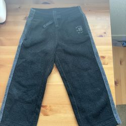 GAP Kids Fleece Pull-On Joggers Logo Graphic Youth Size 4 Boy Pant Under Bottom Sweat pant  Excellent condition black/dark grey  Comes from pet free s