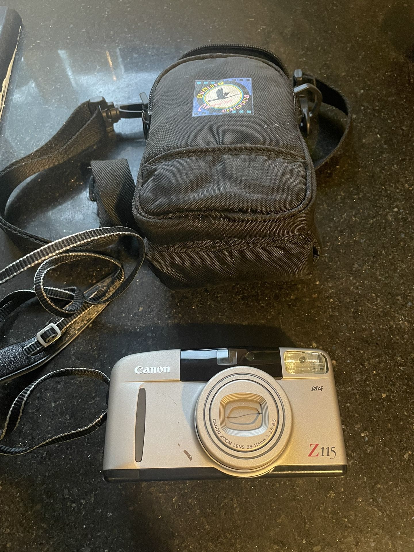 Canon Z115