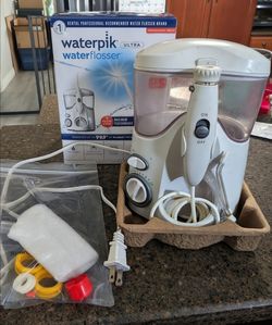Waterpik Ultra Water Flosser (Model WP-100W) w/ Original Box & Accessories