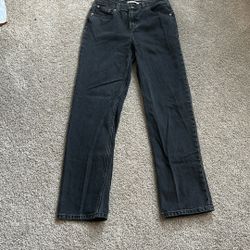 Black Levi’s Low Pro Straight