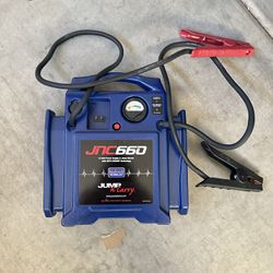 Portable battery jump starter