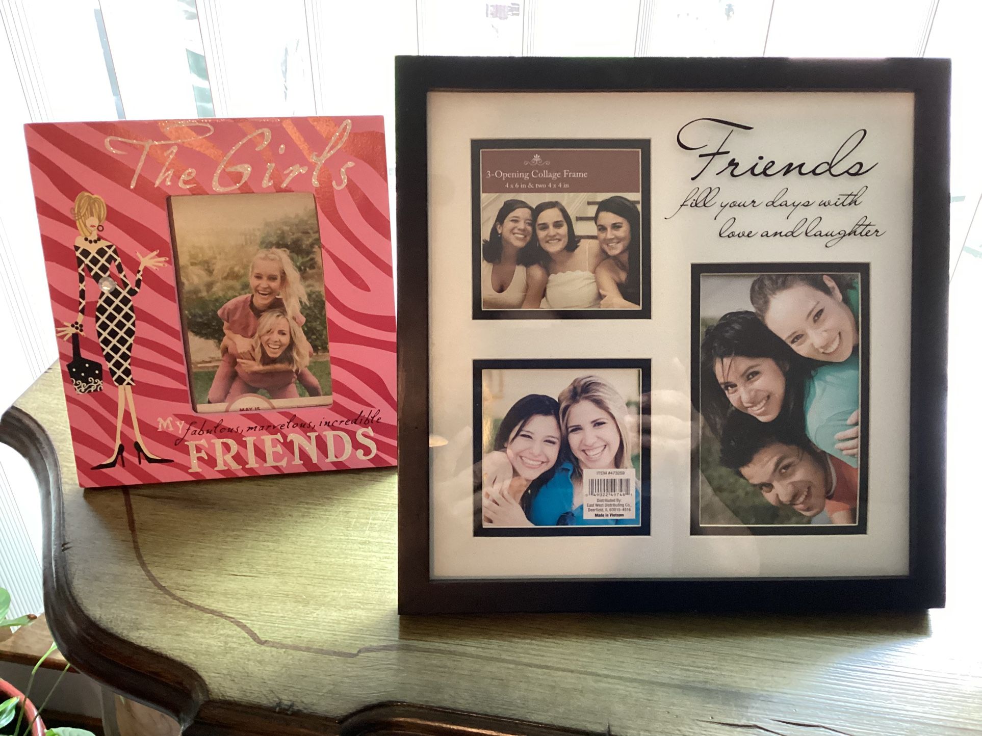 Friends Photo Frames In Excellent Condition $12.00 For Both brand new