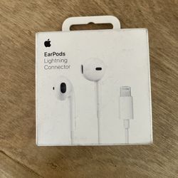 Apple Ear Pods Lightning Connectors 
