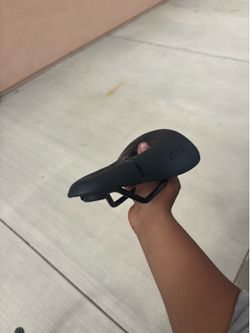 Weapon fixie seat