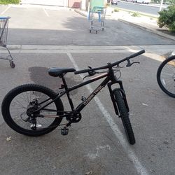 (2) Ozark Trail Bikes 24' Inch 