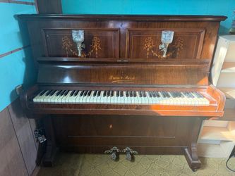 Beautiful Antique Upright Piano 🎹