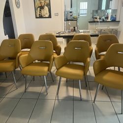8 BEAUTIFUL SWIVEL DINING ROOM CHAIRS!