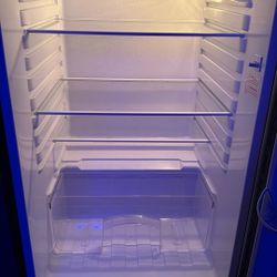 Magic Chef Mini Refrigerator 