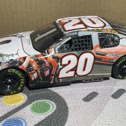 2005 Tony Stewart Milestones Indy 400 Win 1/24 Action Nascar Diecast