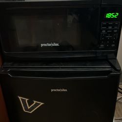 Proctor Silex Microwave & Mini Fridge