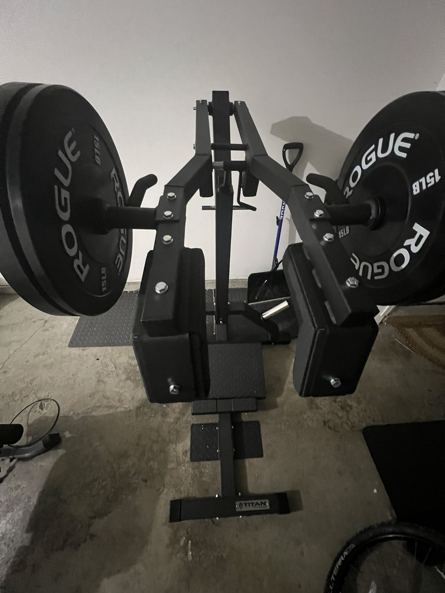 Leverage Squat Rack-Titan