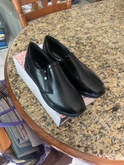 Dress shoes