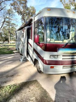 Winnebago bravo MH 2001 para alguien que se quiera ahorrar en renta o viajar