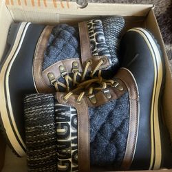 Size 8.5 Women Boots Great Condition $10