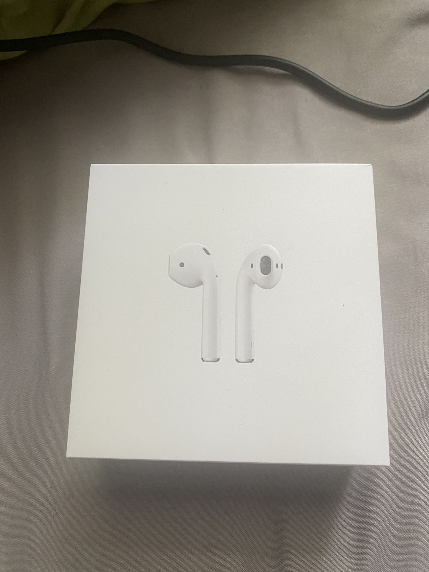 Apple AirPods 2nd Gen