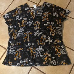 Scrubs Top Disneys Tigger Size XL Like New