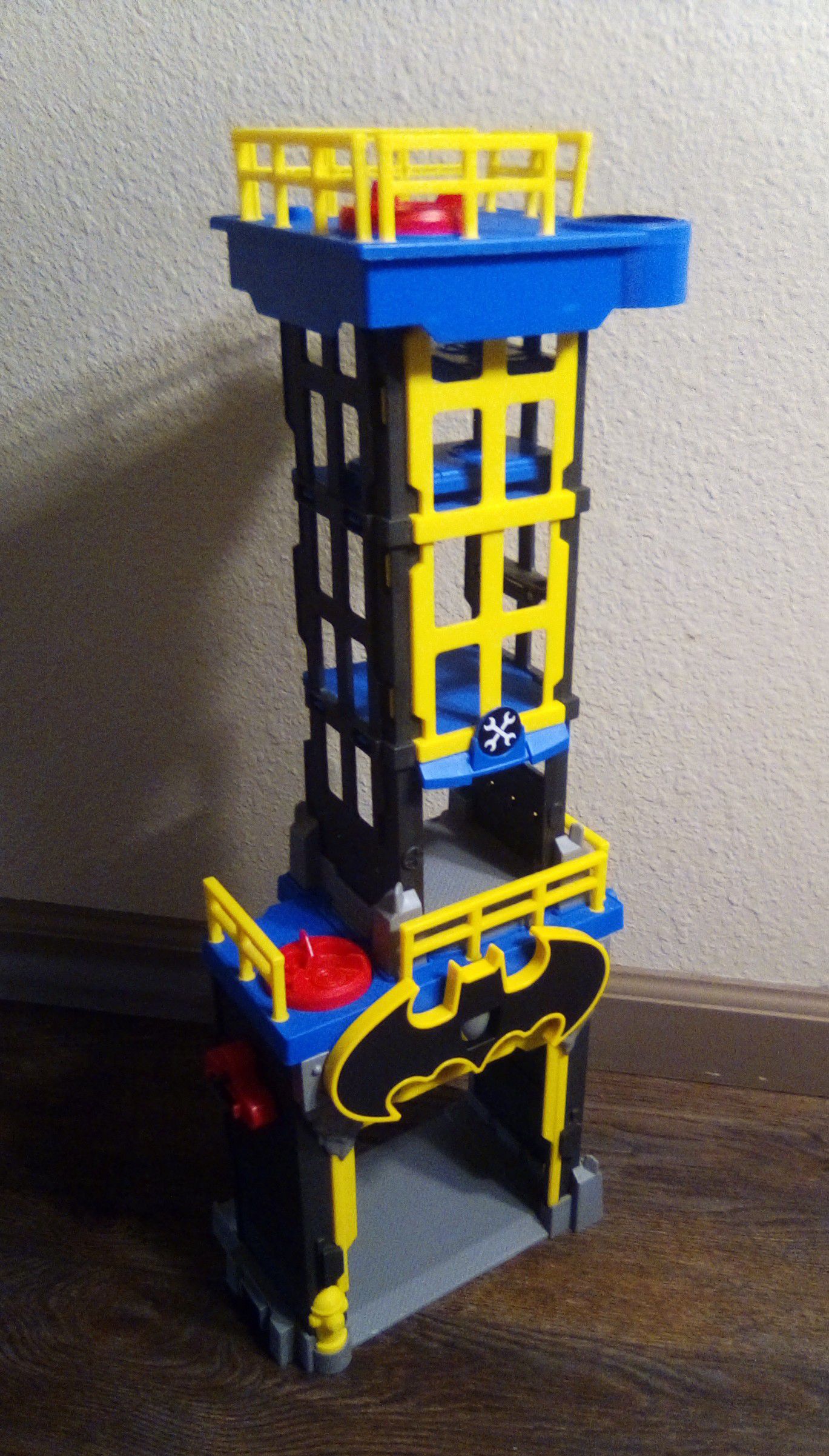 (2014) Mattel Imaginext DC Super Friends Gotham City Tower