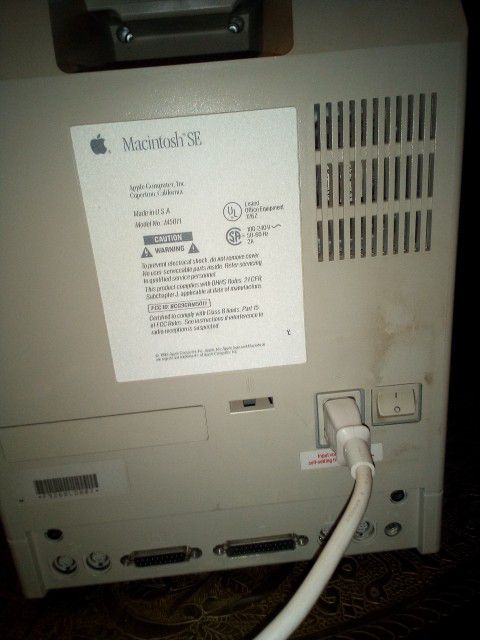 1988 Macintosh SE Computer!