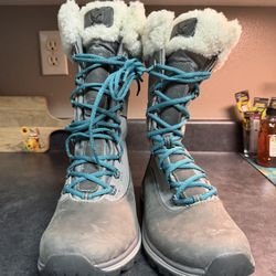 Women’s Eddie Bauer rainner water proof boots size 9 NWOT sample