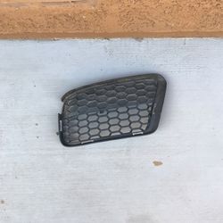 Bmw X1 Drive Side Bumper Molding excellent condition