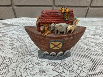 Noah's ark statue