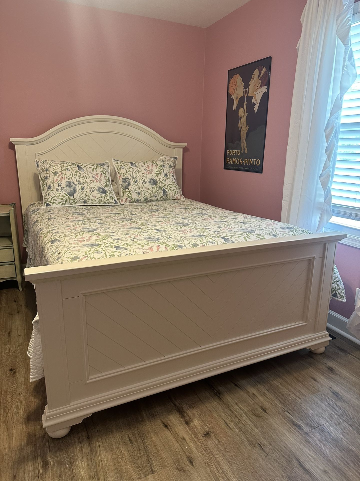Queen Bed, Mattress, Box Springs