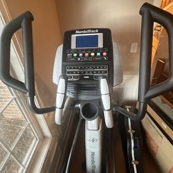 Nordic track Eliptical 10.7