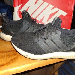 Core Black Adidas Ultraboost 4.0