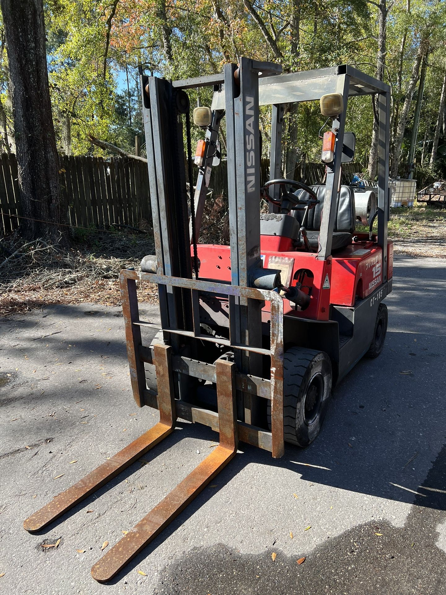 Used Japanese Imported 1999 Nissan J01A15 1.5 Ton/3300 LBS Lift Forklift Counterbalance Truck