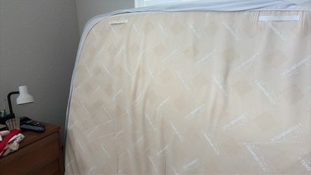Queen tempur pedic mattress
