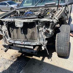 (See Description)Nissan Frontier Selling for parts