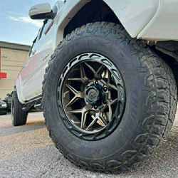 17x9 Rims And Tires 35/1250/17