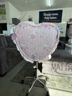 Heart shaped ruffles hello kitty chair