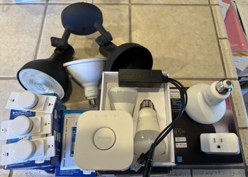 Philips Hue Hub & Lights