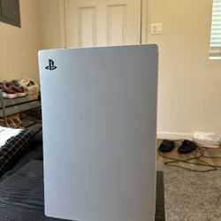 Ps5 with 3 controller 
