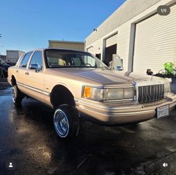 1992 Lincoln Town Car