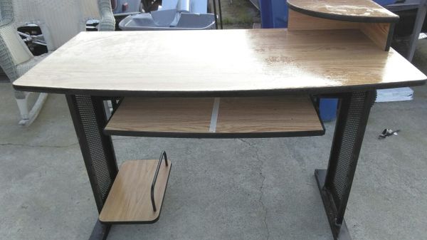 Computer desk for Sale in Sacramento, CA - OfferUp