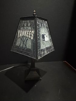 New York Yankees (MLB)  Tiffany Style Lamp